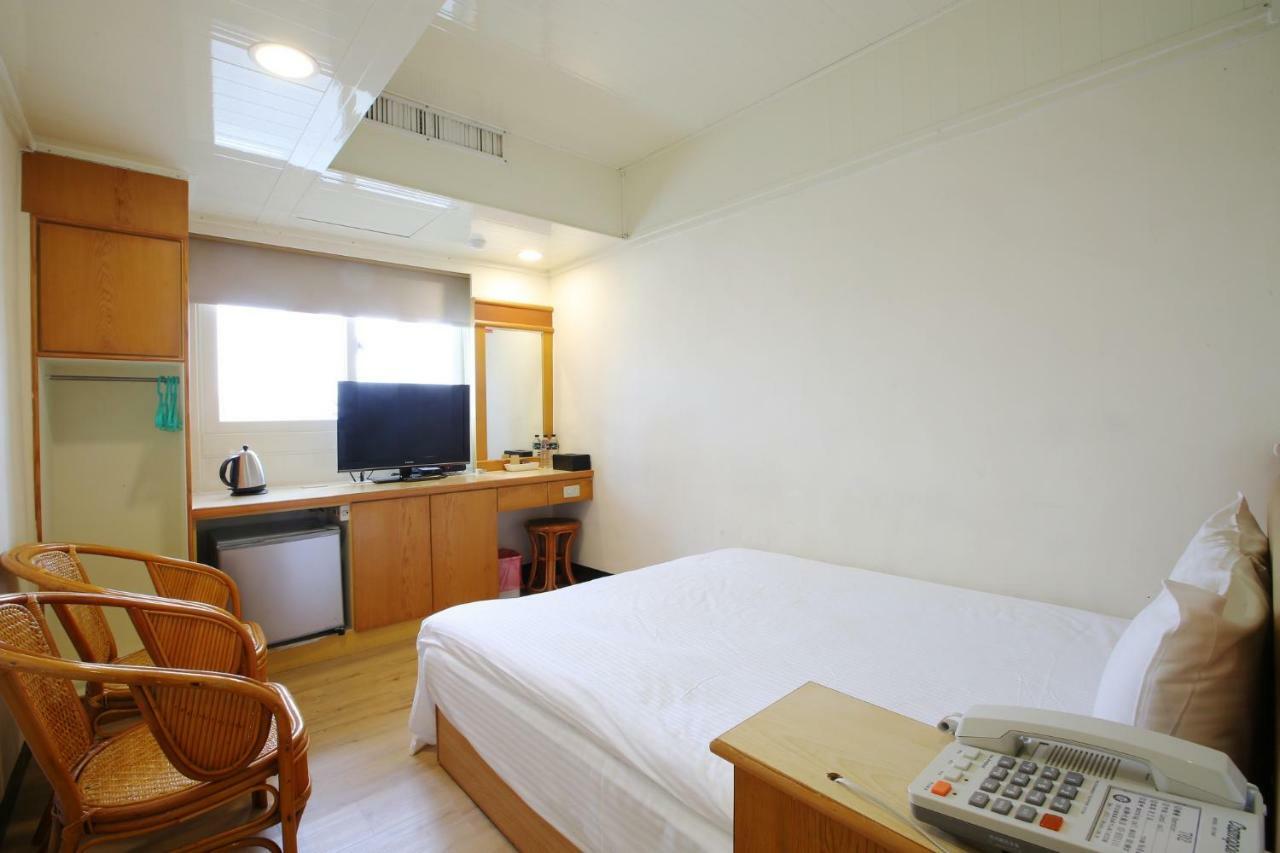 เดอะ ไลอ้อน โฮเต็ล Hotel หลัวตง ภายนอก รูปภาพ