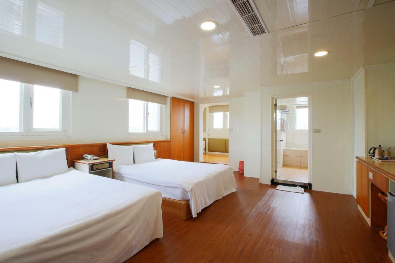 เดอะ ไลอ้อน โฮเต็ล Hotel หลัวตง ภายนอก รูปภาพ