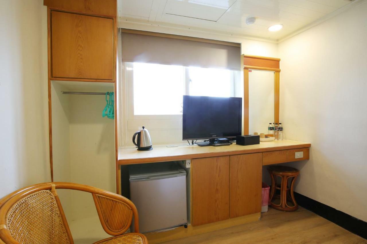 เดอะ ไลอ้อน โฮเต็ล Hotel หลัวตง ภายนอก รูปภาพ