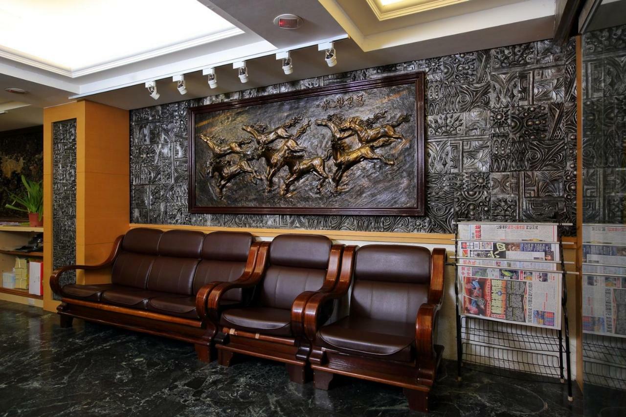 เดอะ ไลอ้อน โฮเต็ล Hotel หลัวตง ภายนอก รูปภาพ
